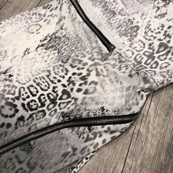 Animal print sleeveless fitted knee length dress - Picture 6 of 12